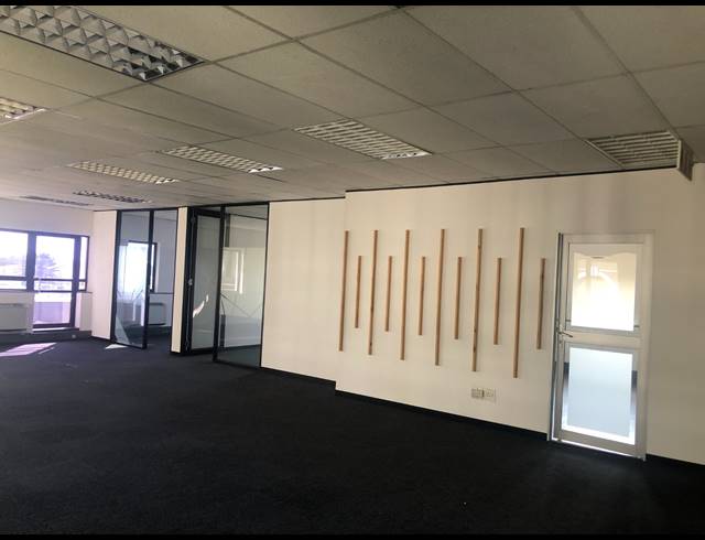 194M² OFFICE TO LET IN HYDE PARK